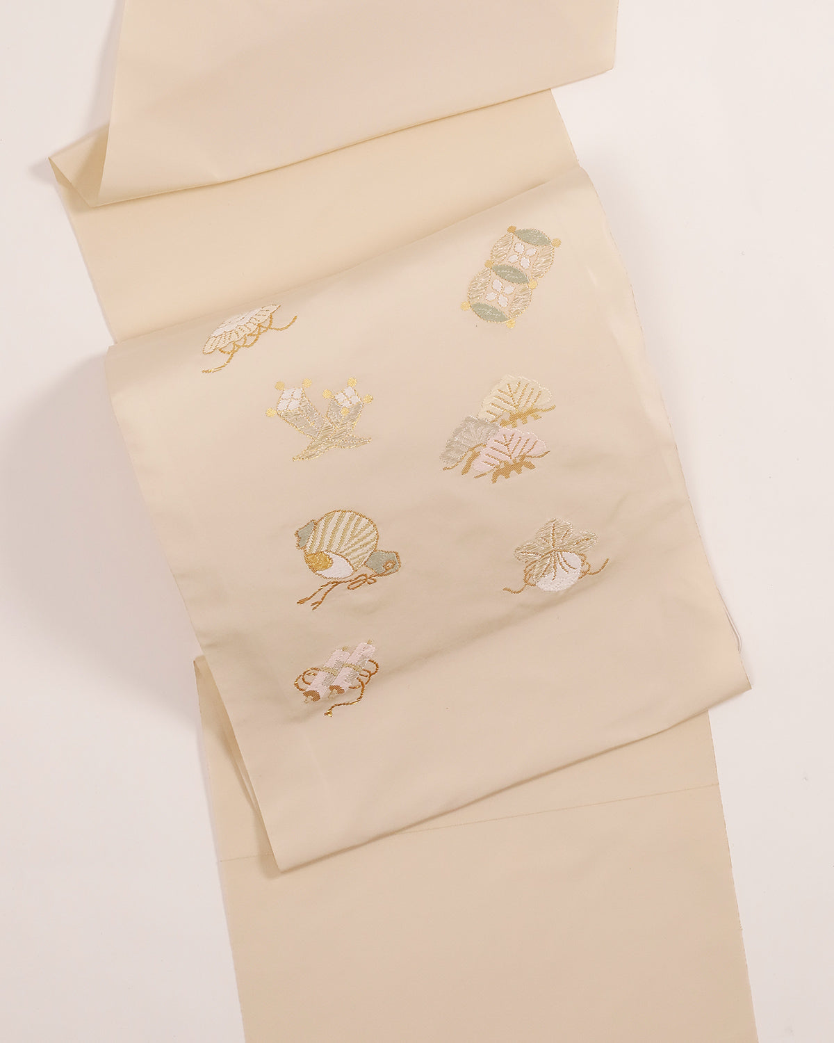 錦工芸九寸名古屋帯宝尽くし文 – EMON