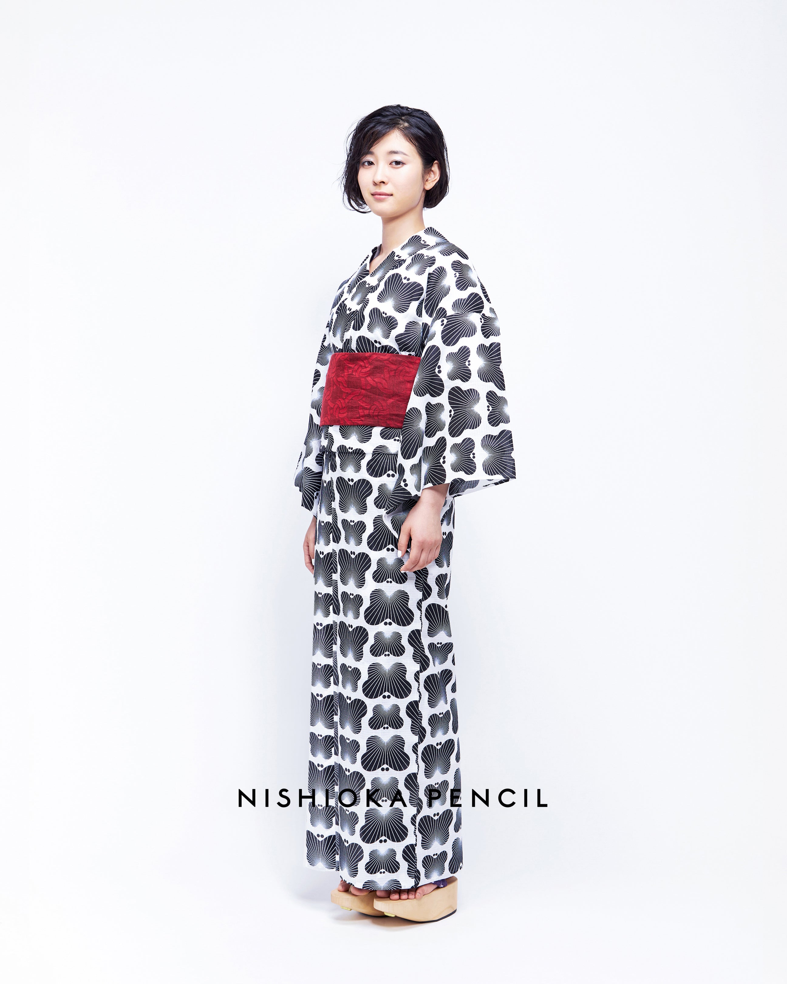 浴衣「蝶 琳派西岡流 BUTTERFLY RIMPA」黒 – EMON