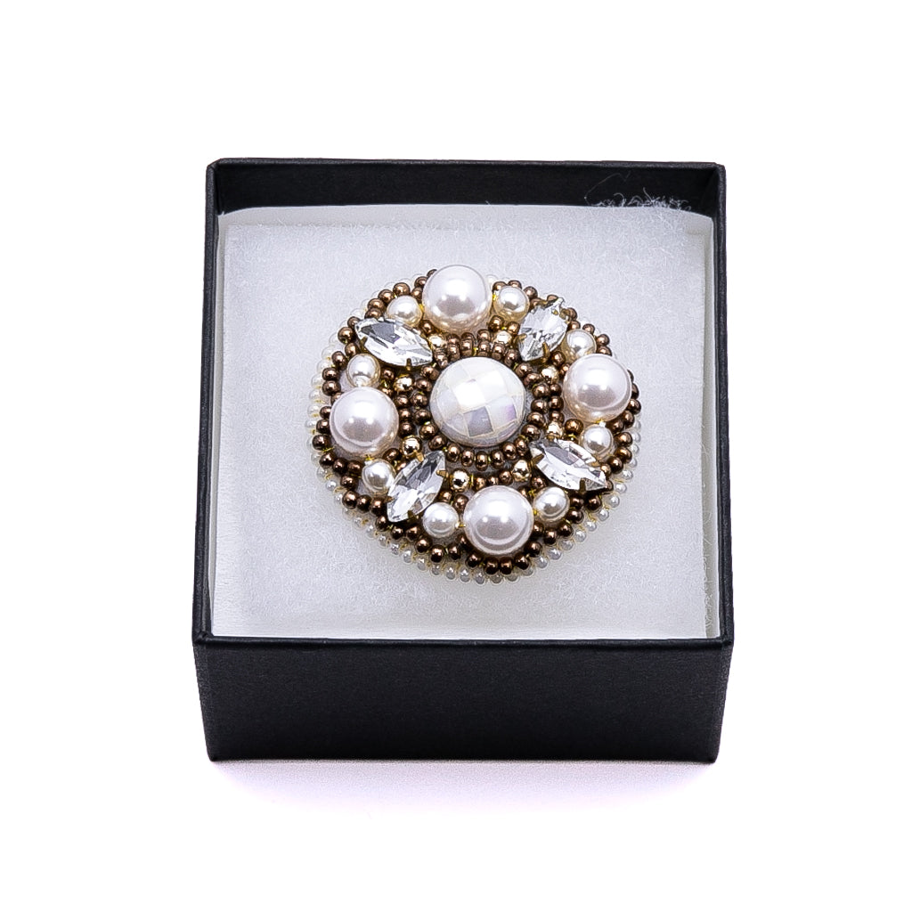 ビーズ刺繍 帯留め – EMON