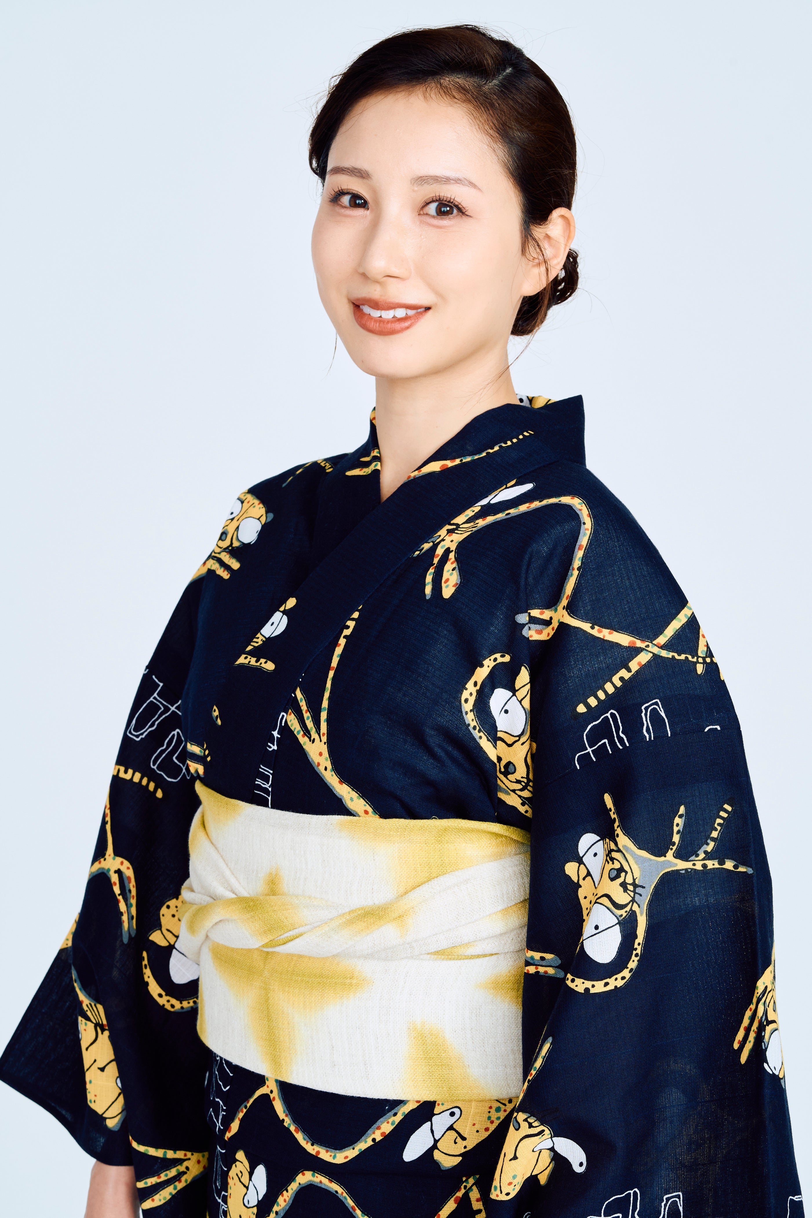 浴衣「 夜の街のチーター」 – EMON