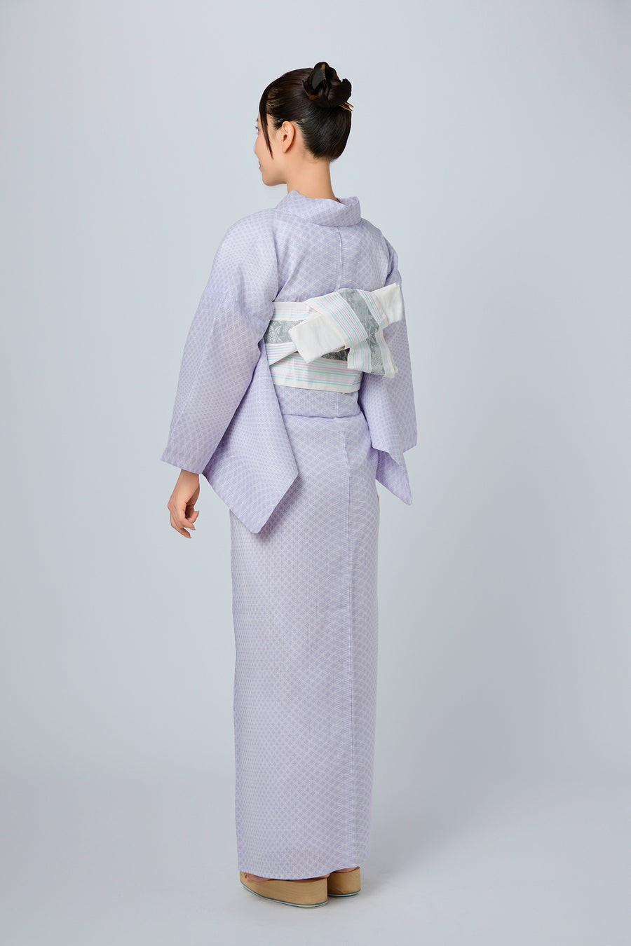 伊勢型写し浴衣「七宝繋ぎ」藤紫 – EMON